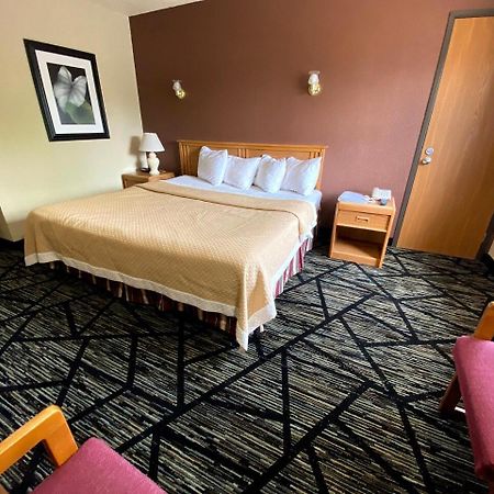 Medford Woodland Inn & Suites מראה חיצוני תמונה