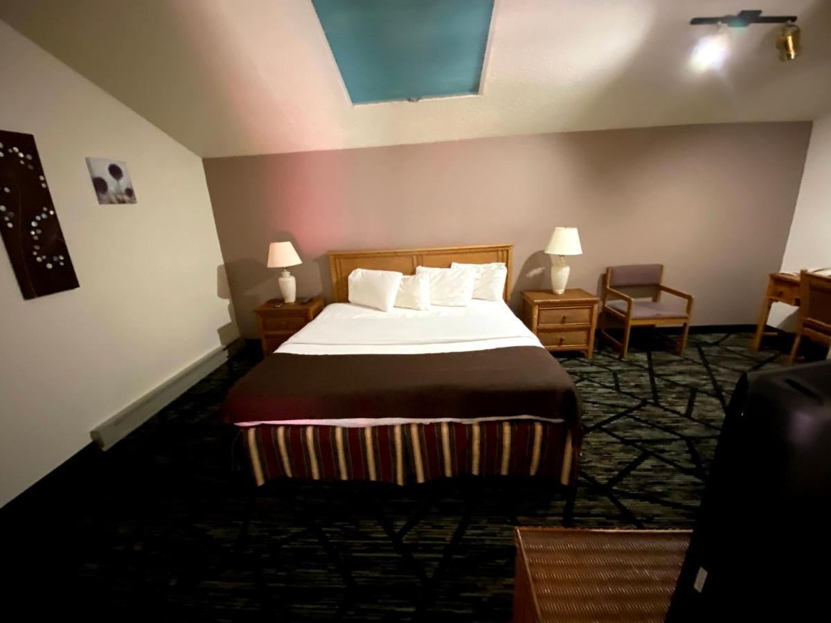 Medford Woodland Inn & Suites מראה חיצוני תמונה