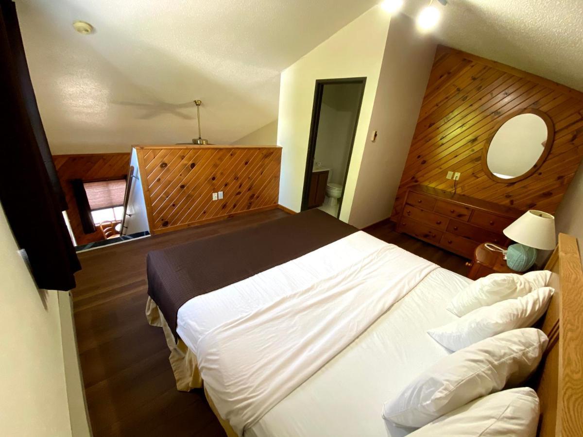 Medford Woodland Inn & Suites מראה חיצוני תמונה