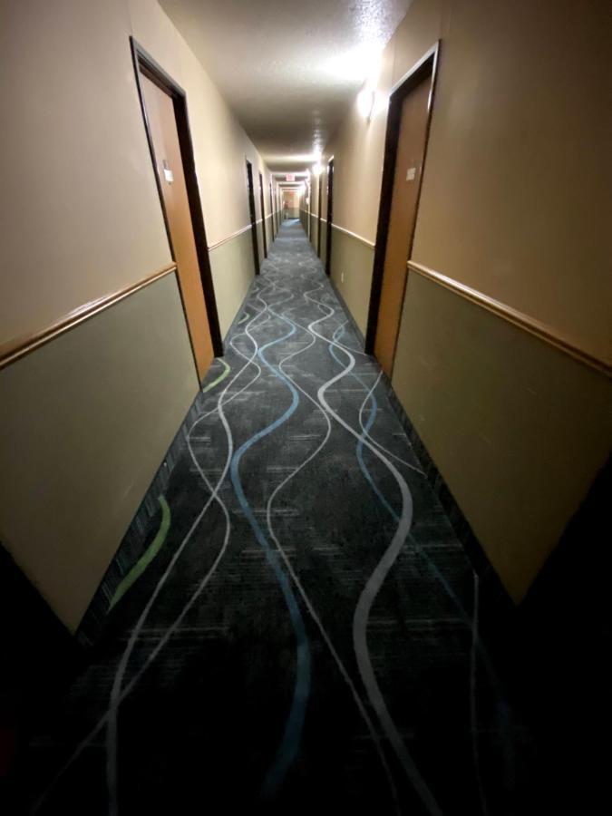 Medford Woodland Inn & Suites מראה חיצוני תמונה