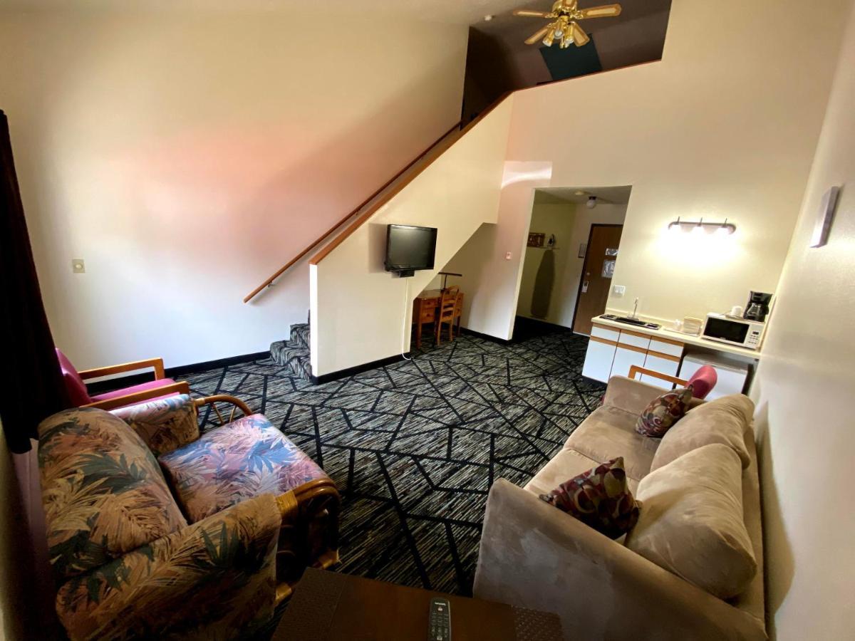 Medford Woodland Inn & Suites מראה חיצוני תמונה