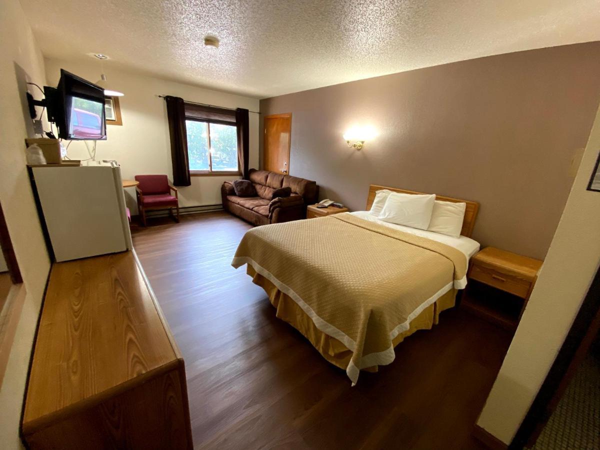 Medford Woodland Inn & Suites מראה חיצוני תמונה