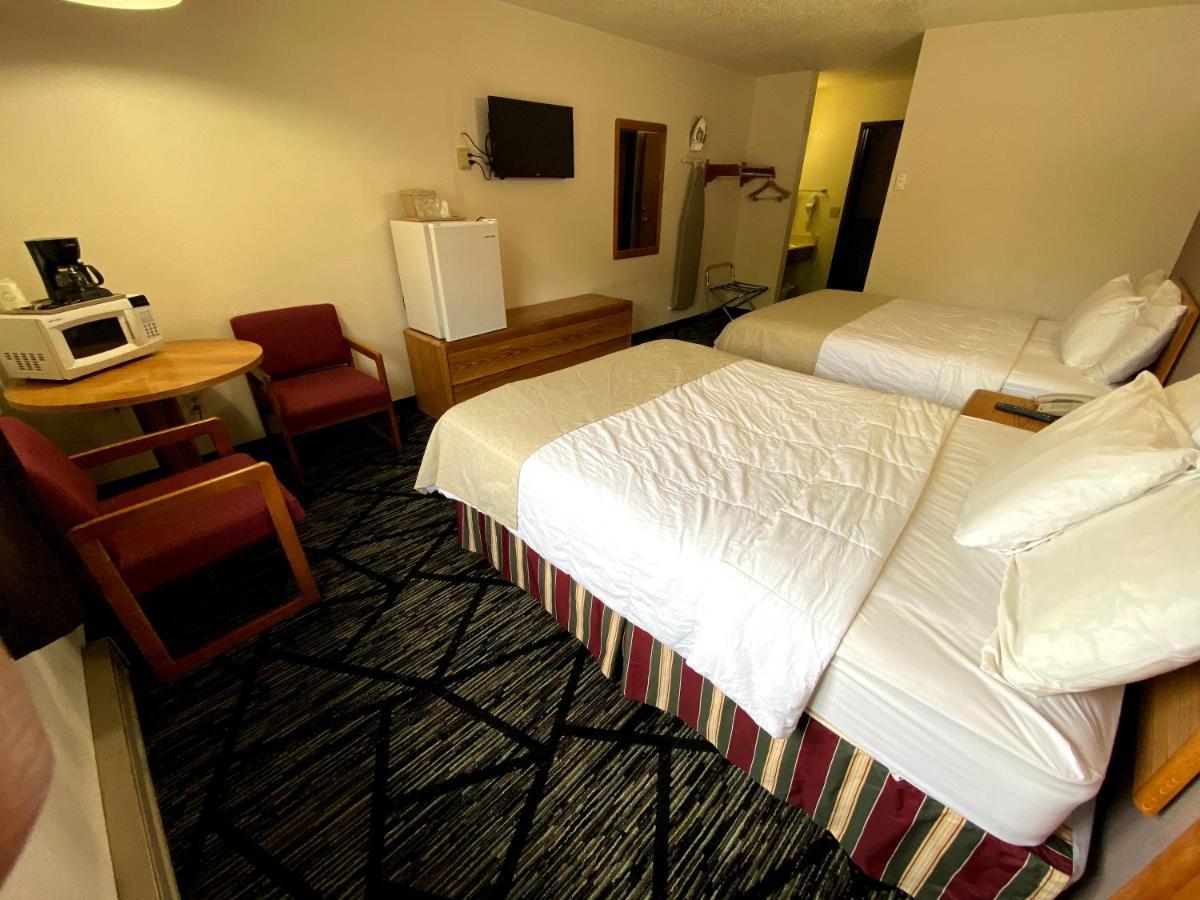 Medford Woodland Inn & Suites מראה חיצוני תמונה