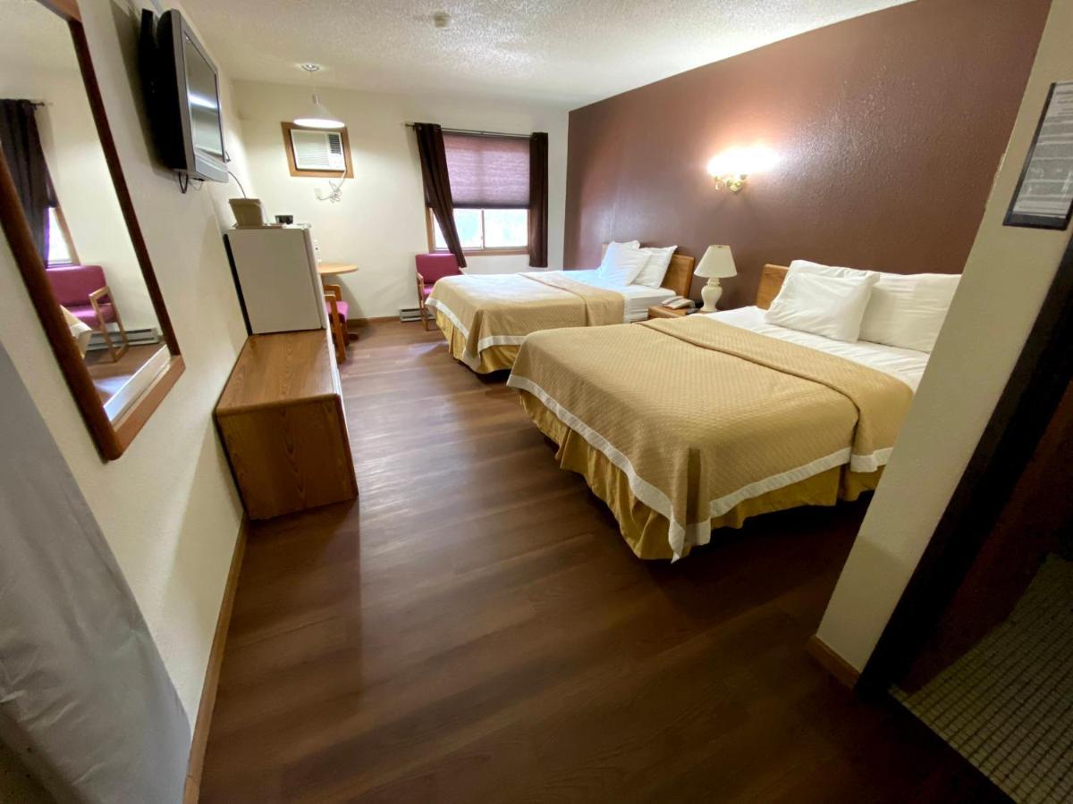 Medford Woodland Inn & Suites מראה חיצוני תמונה
