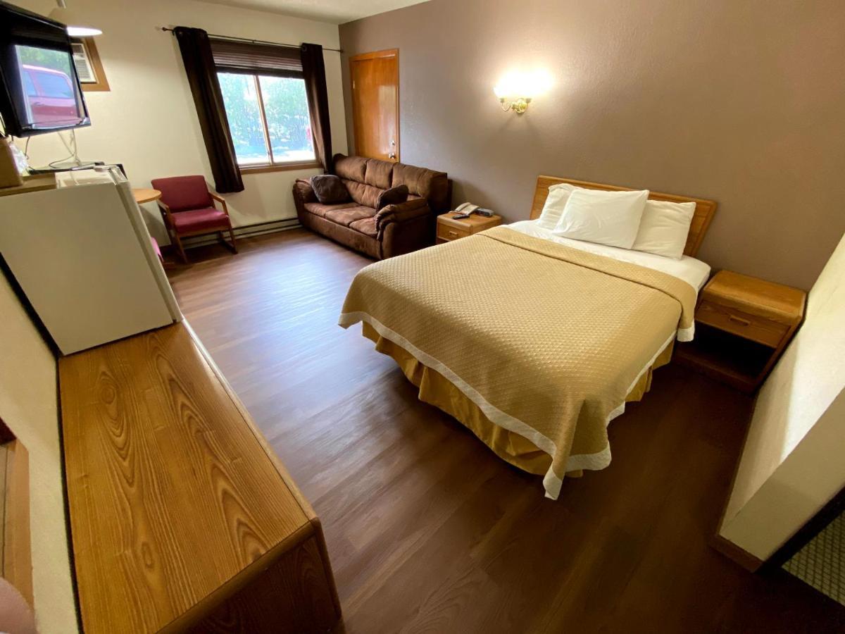 Medford Woodland Inn & Suites מראה חיצוני תמונה