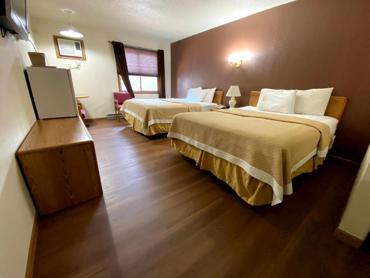 Medford Woodland Inn & Suites מראה חיצוני תמונה