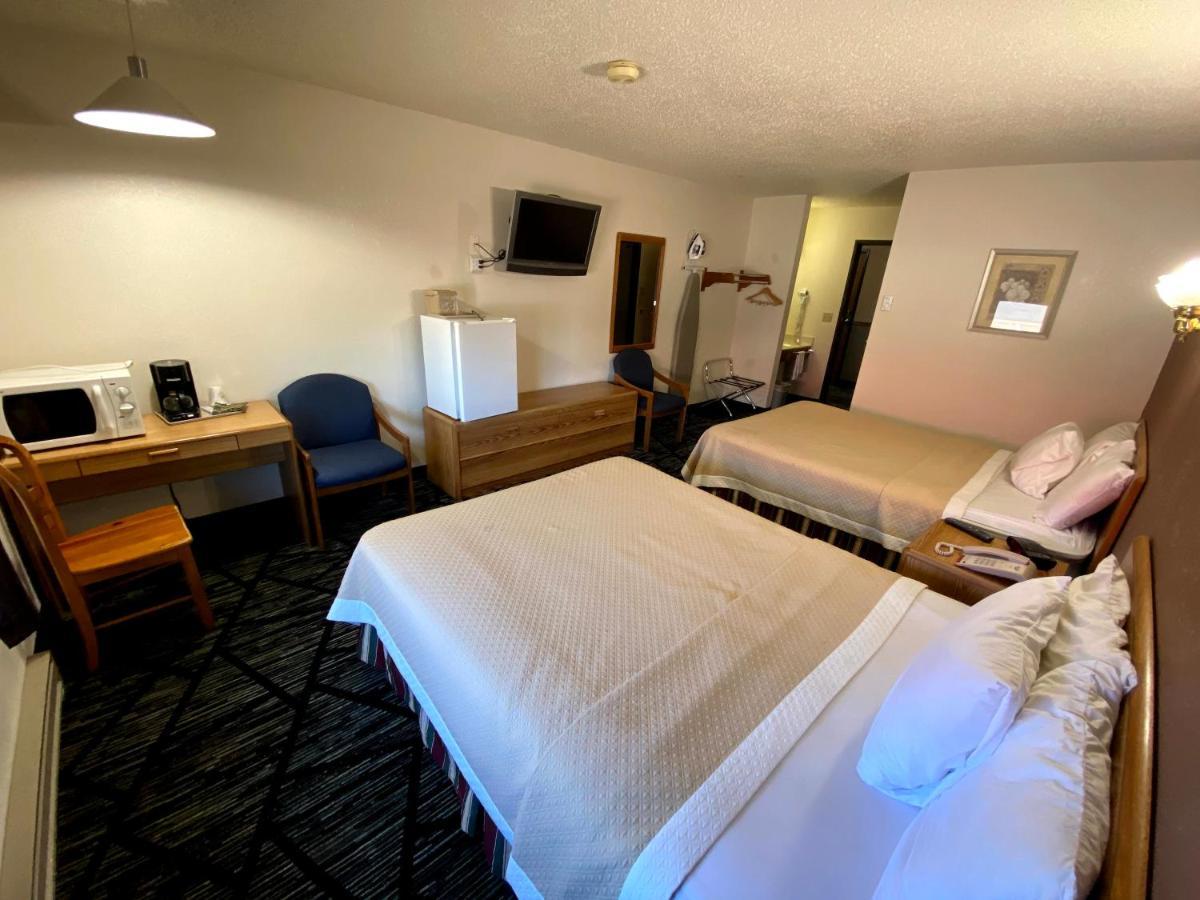 Medford Woodland Inn & Suites מראה חיצוני תמונה