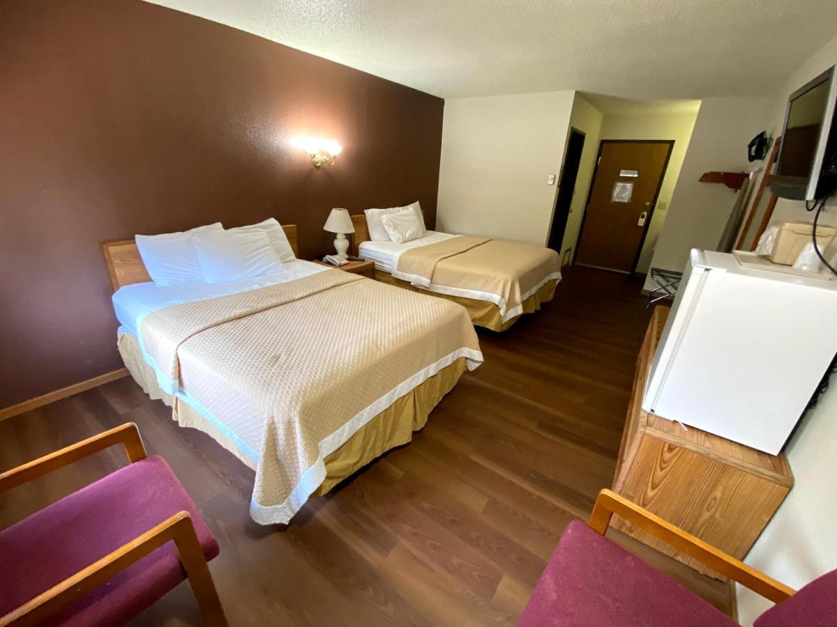Medford Woodland Inn & Suites מראה חיצוני תמונה