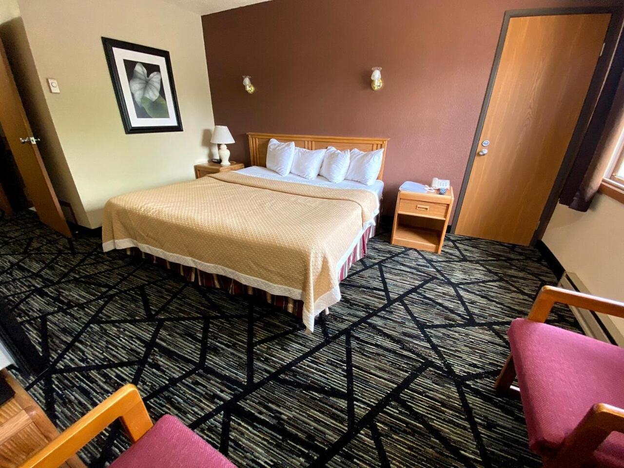 Medford Woodland Inn & Suites מראה חיצוני תמונה