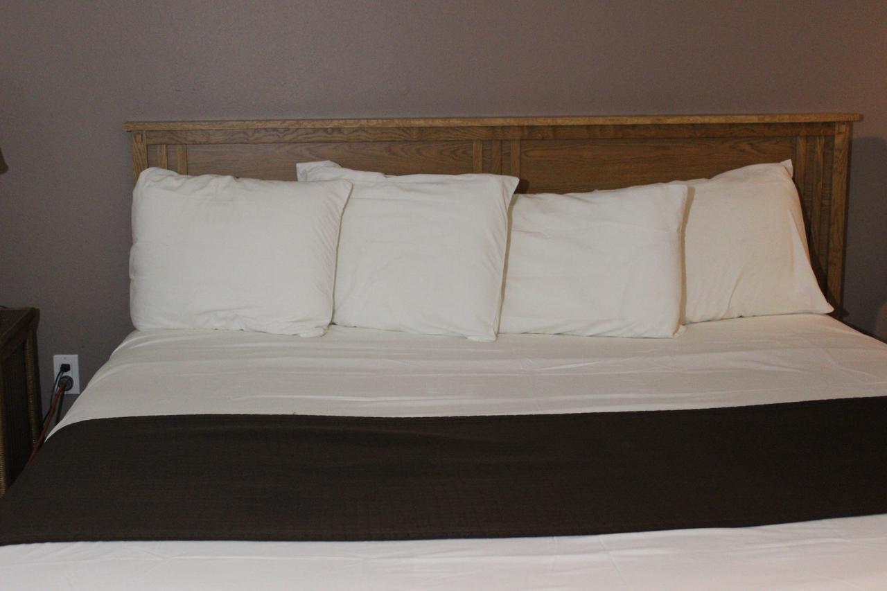 Medford Woodland Inn & Suites מראה חיצוני תמונה