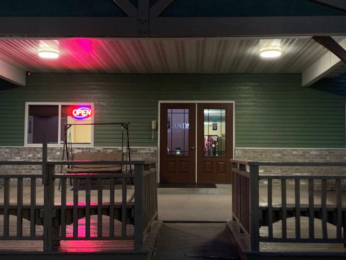 Medford Woodland Inn & Suites מראה חיצוני תמונה